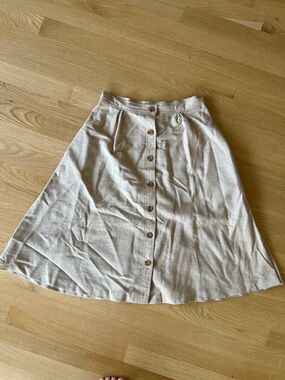 Vintage 80’s skirt- beige- size 9/10- poly/silk/cotton blend